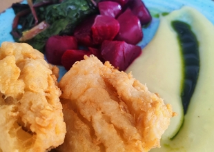 Μπακαλιάρος σκορδαλιά - Cod fish with Skordalia (a velvety smooth garlic and potato puree)